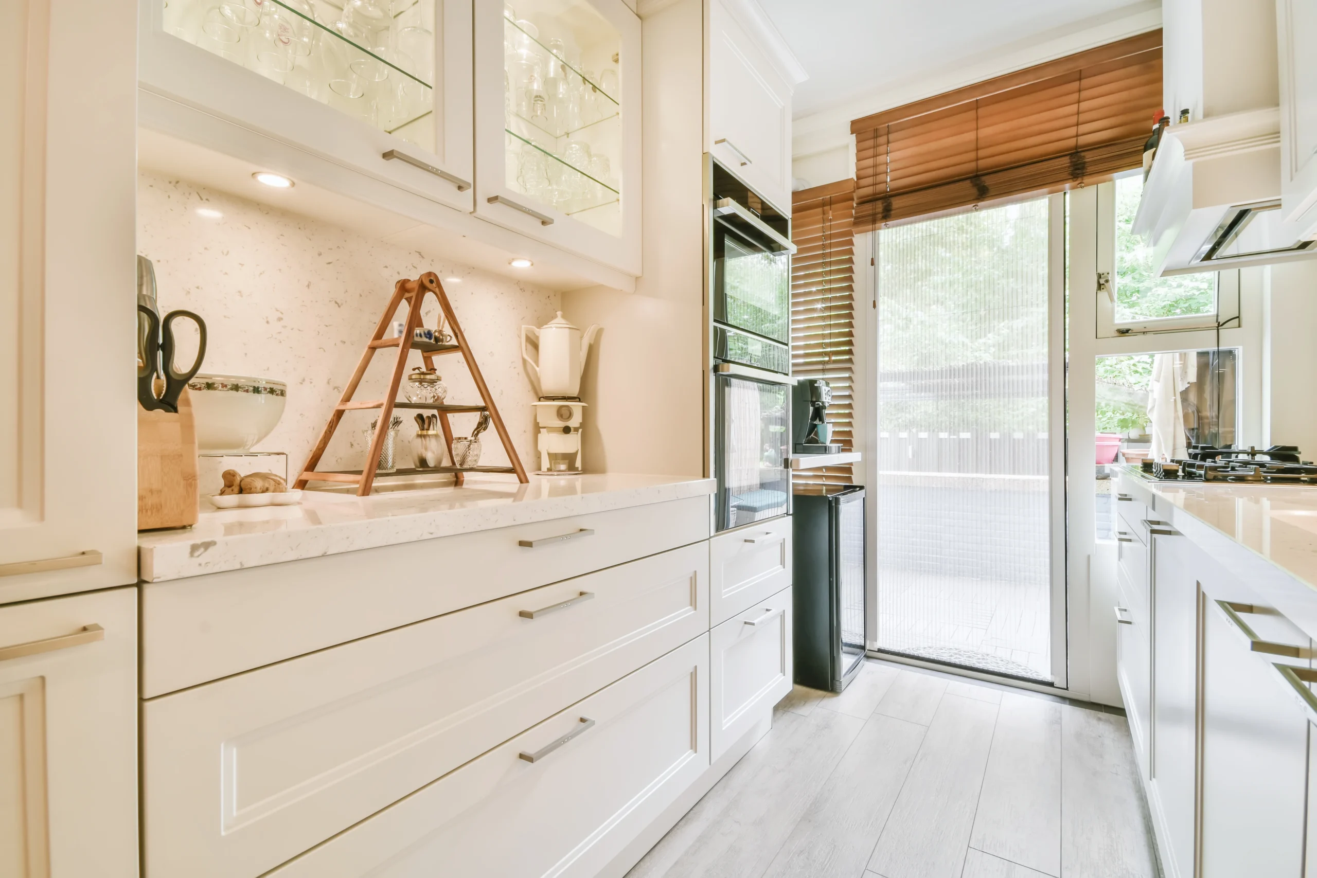 long-narrow-kitchen-with-kitchen-units-2026-01-07-23-18-38-utc